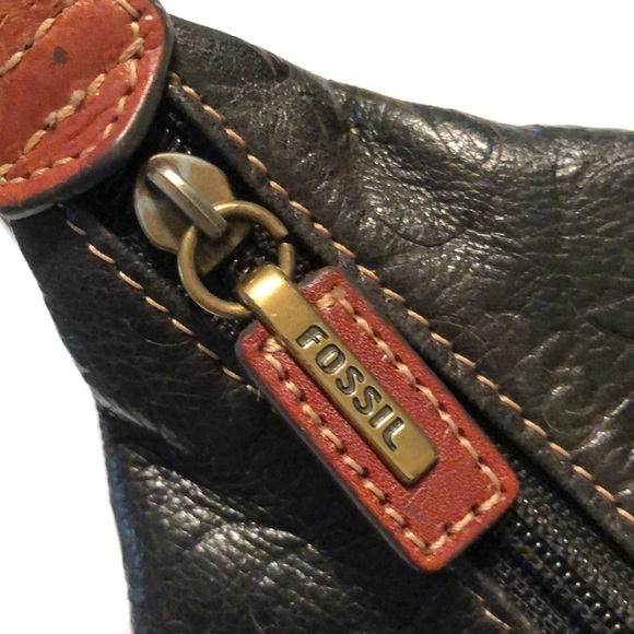 Fossil Genuine Leather Embossed Shoulder Bag Purse - Picture 6 of 10